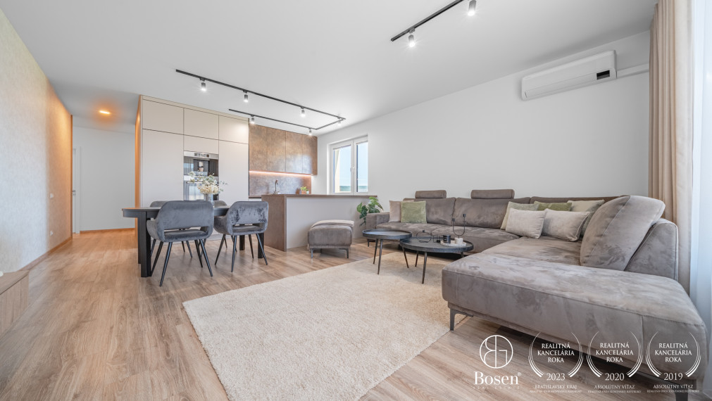 Bosen| Priestranný klimatizovaný 4-izbový byt s loggiou a 2 garážovými státiami – Bory Bývanie