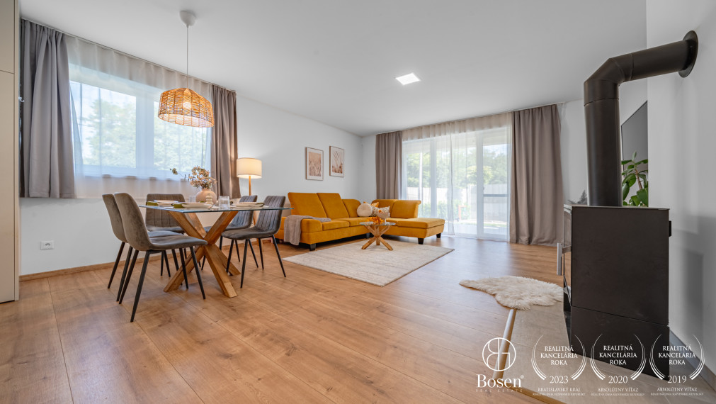 BOSEN | 4 izbový rodinný bungalov s bazénom