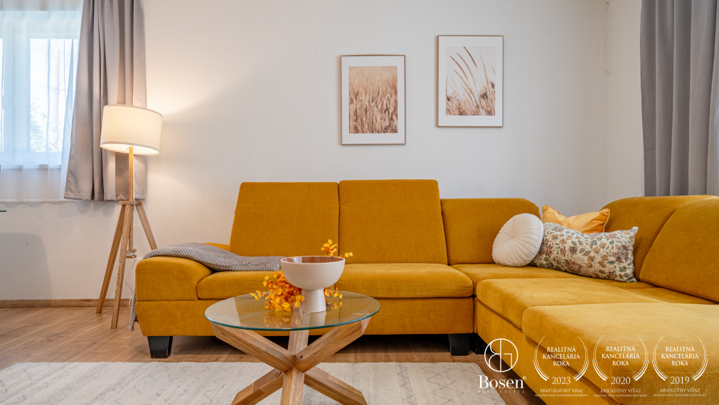 BOSEN | 4 izbový rodinný bungalov s bazénom