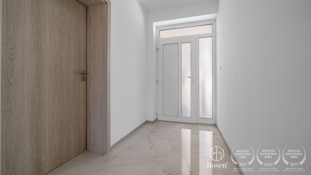 BOSEN | 4 izb. byt v trojdome 120 m2, Zlaté Klasy