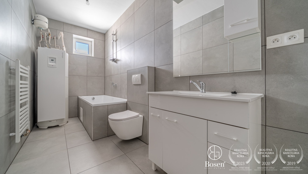 BOSEN | 4 izb. byt v trojdome 120 m2, Zlaté Klasy