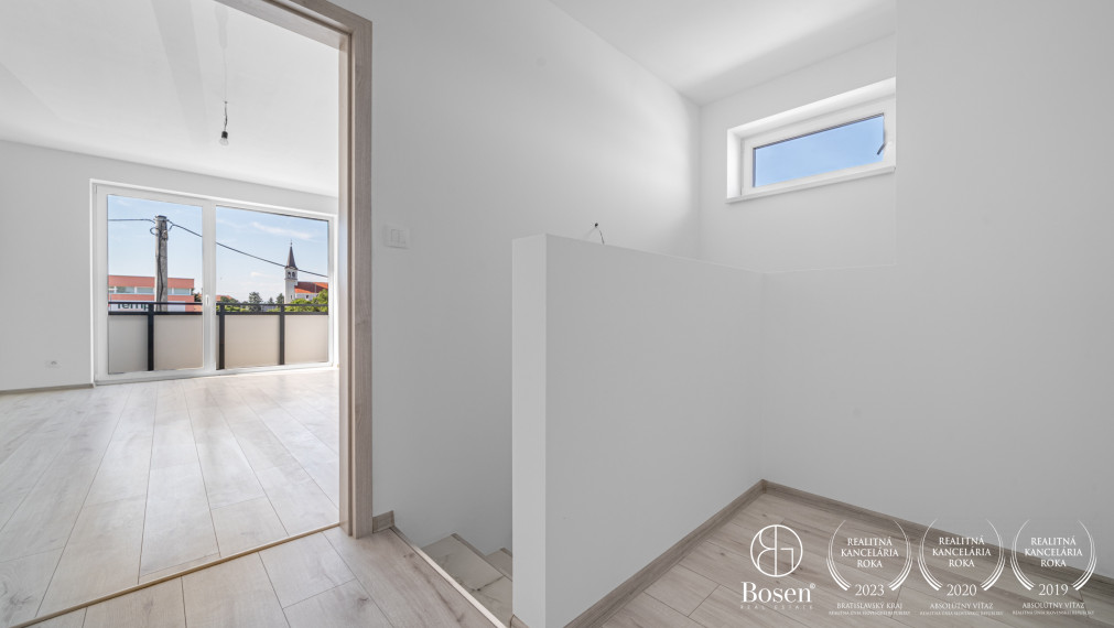 BOSEN | 4 izb. byt v trojdome 120 m2, Zlaté Klasy