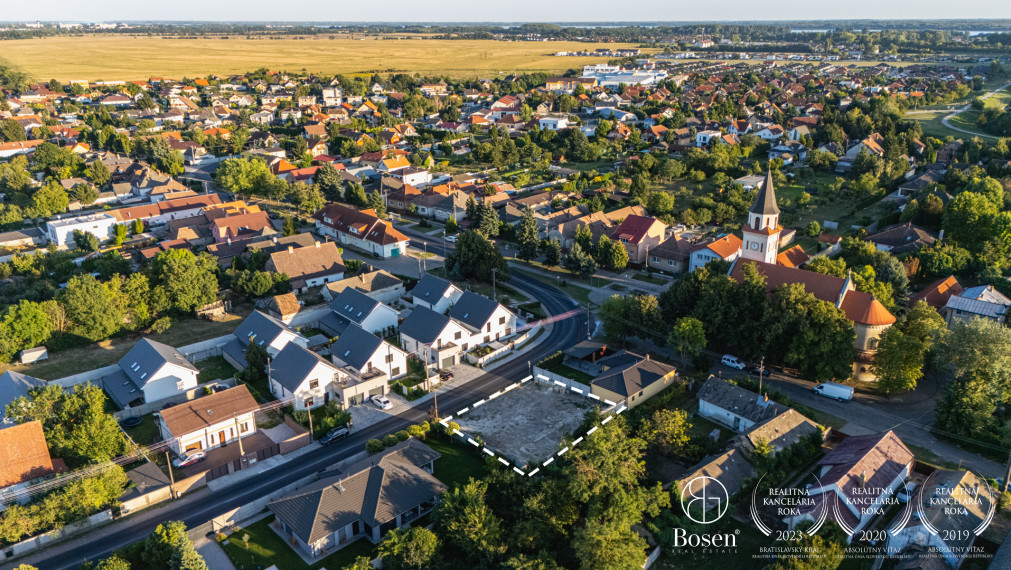 BOSEN | Ideálny pozemok s projektom na 3 izbový dom, SC