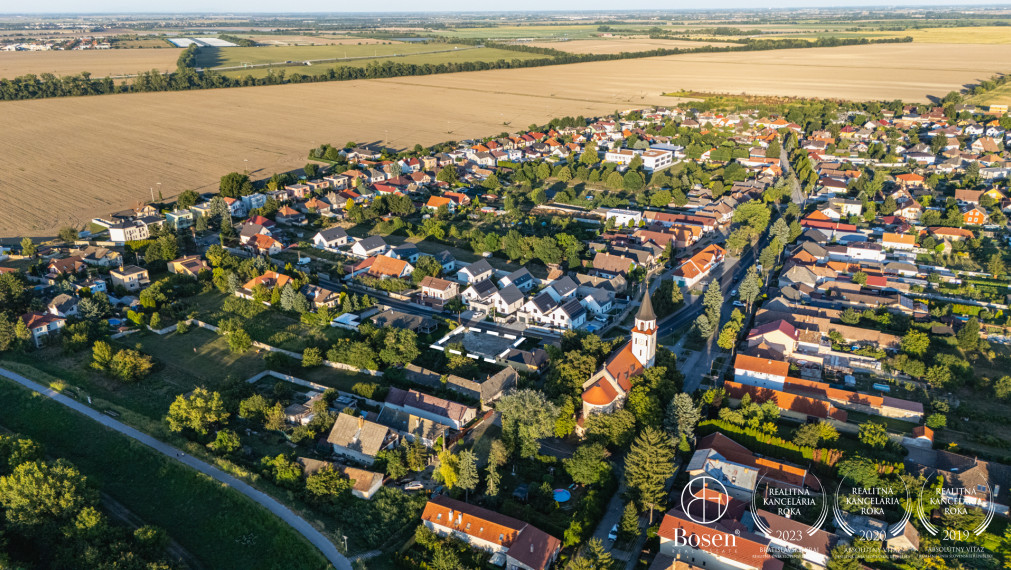 BOSEN | Ideálny pozemok s projektom na 3 izbový dom, SC