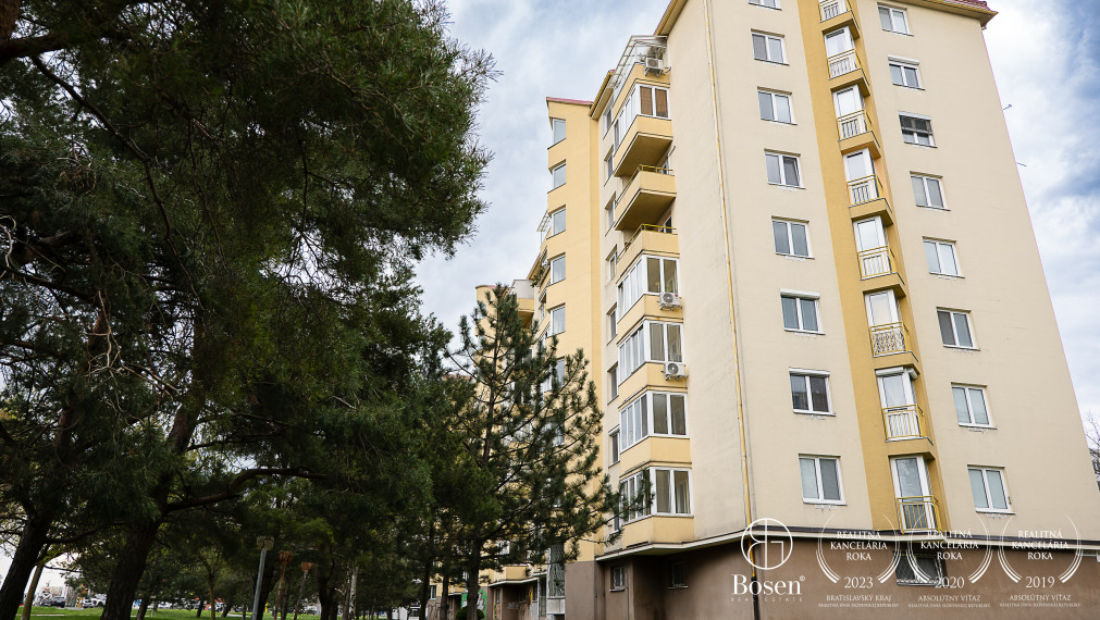 BOSEN I 2 izbový veľký priestranný byt, Ružinov