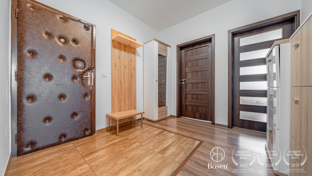 BOSEN | Ihneď voľný 4-izb. byt s logiou vo Vrakuni