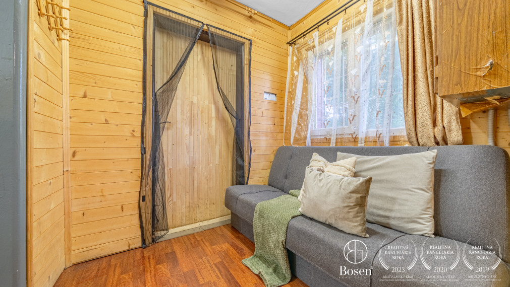 Chalupa pod lesom na Predaj Smolenice časť Jahodník