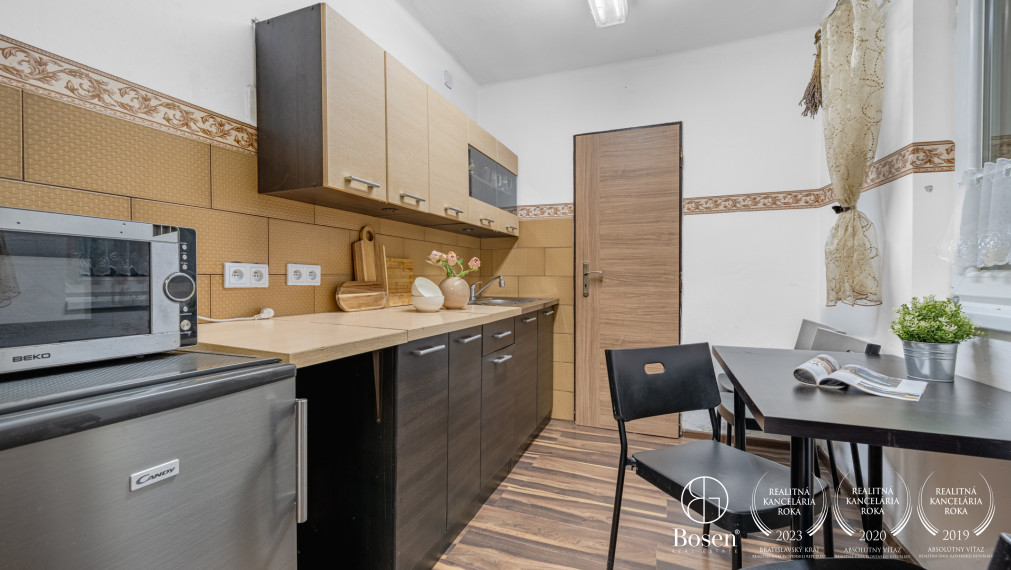 Chalupa pod lesom na Predaj Smolenice časť Jahodník