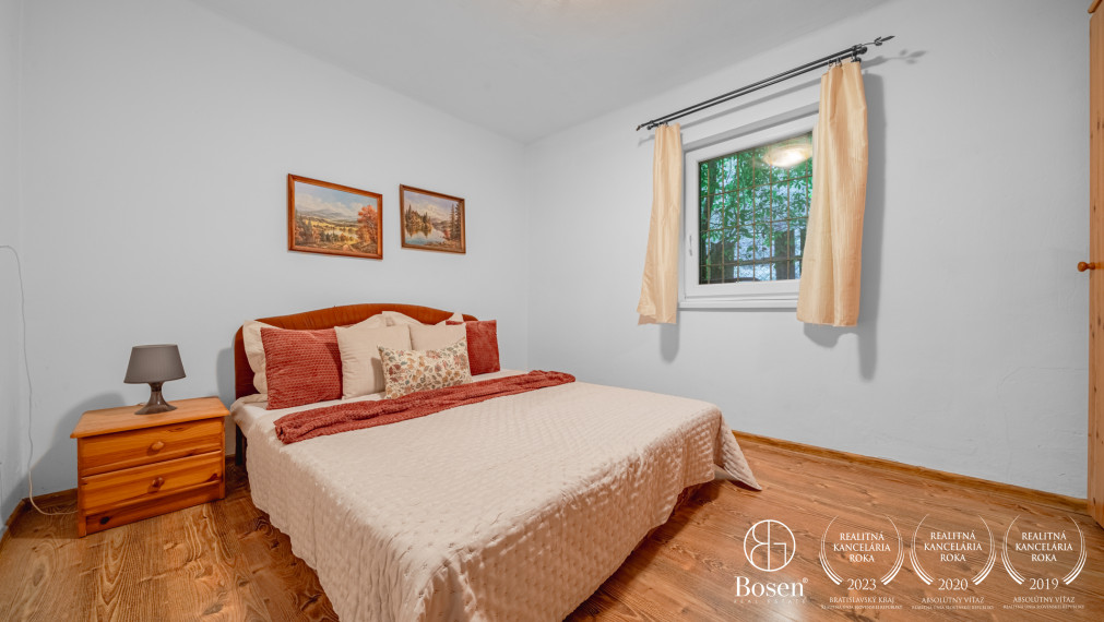 Chalupa pod lesom na Predaj Smolenice časť Jahodník