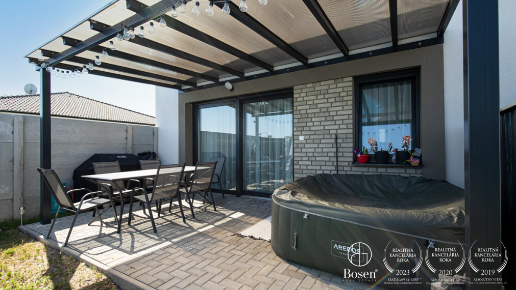 BOSEN | Novostavba – priestranný byt v rodinnom dome s terasou v novej štvrti, Dunajská Streda