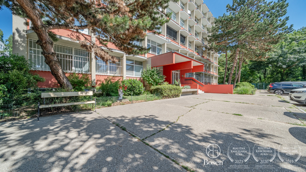 BOSEN | PREDANÉ | Moderný, zeleňou obklopený 1 izbový byt, Ružinov.