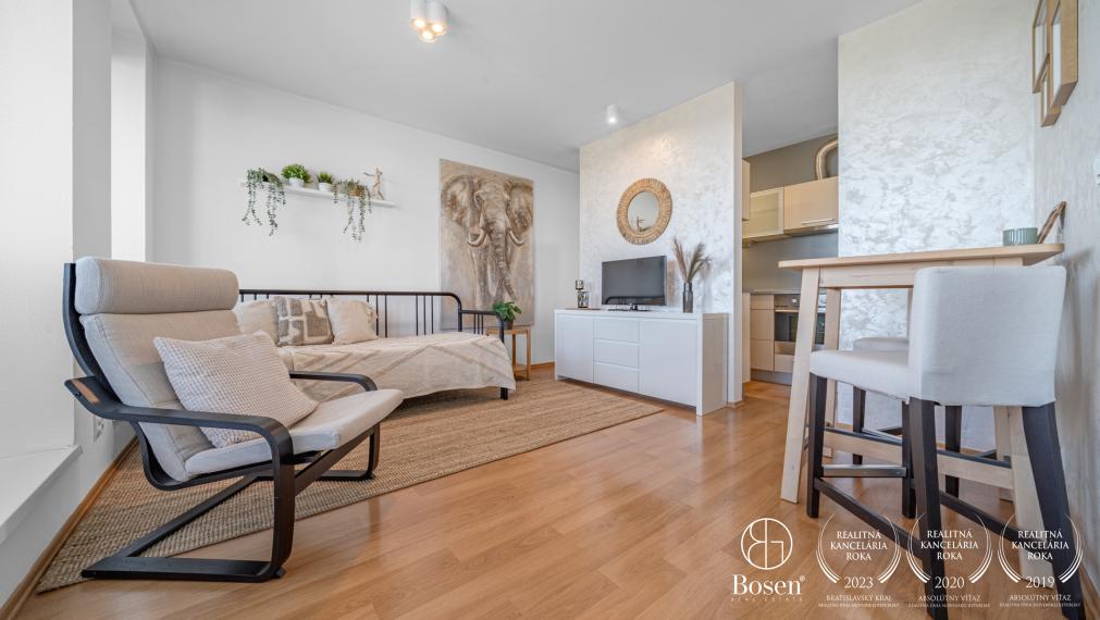 BOSEN | PRENAJATÉ: Klimatizovaný 1 izbový byt s balkónom, Horská ul.