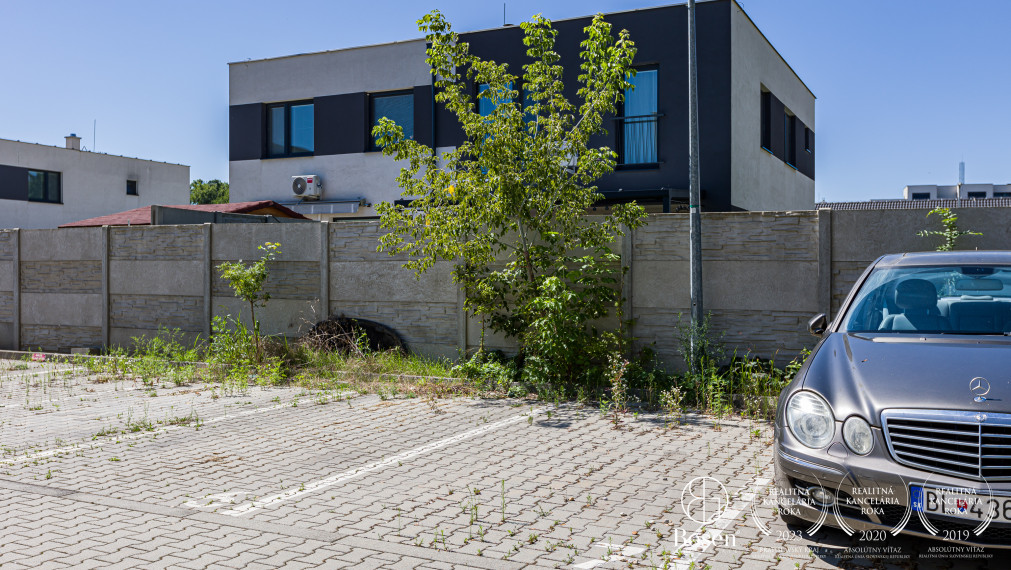 Bosen | Kompletne zariadený 2-izbový byt na prenájom v Rovinke s dvomi parkovacími státiami