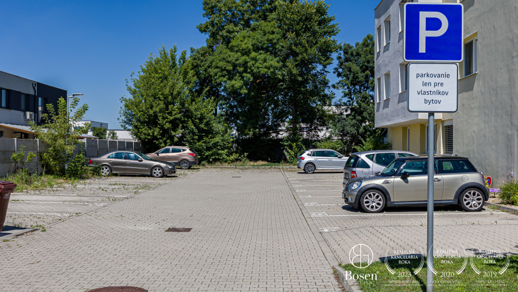 Bosen | Kompletne zariadený 2-izbový byt na prenájom v Rovinke s dvomi parkovacími státiami