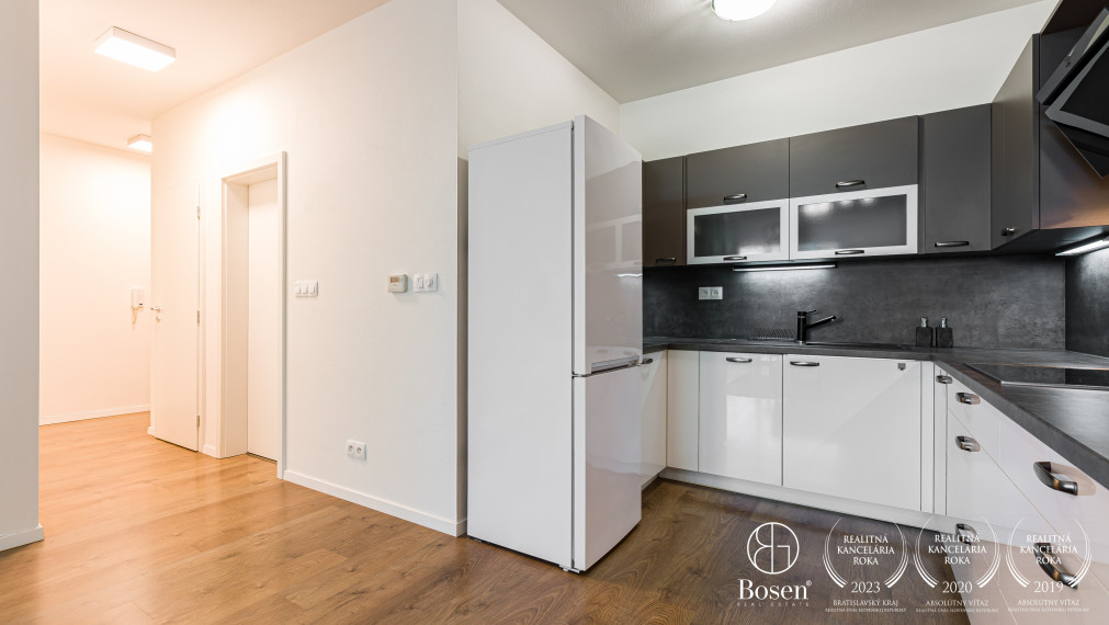 Bosen | Kompletne zariadený 2-izbový byt na prenájom v Rovinke s dvomi parkovacími státiami