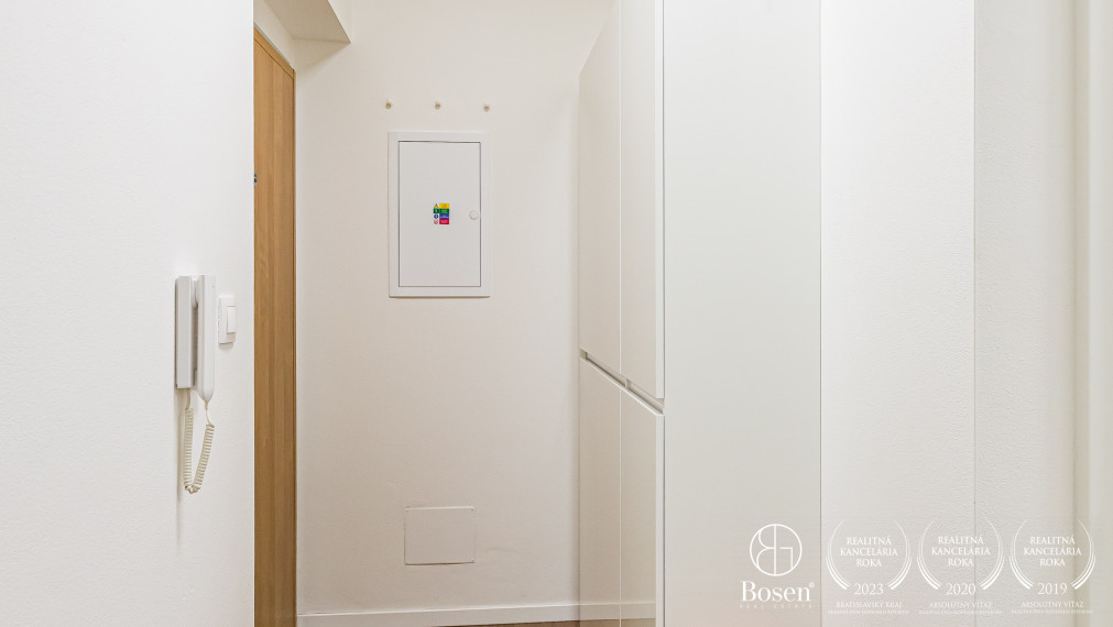 Bosen | Kompletne zariadený 2-izbový byt na prenájom v Rovinke s dvomi parkovacími státiami