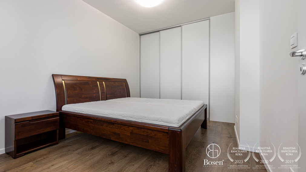 Bosen | Kompletne zariadený 2-izbový byt na prenájom v Rovinke s dvomi parkovacími státiami