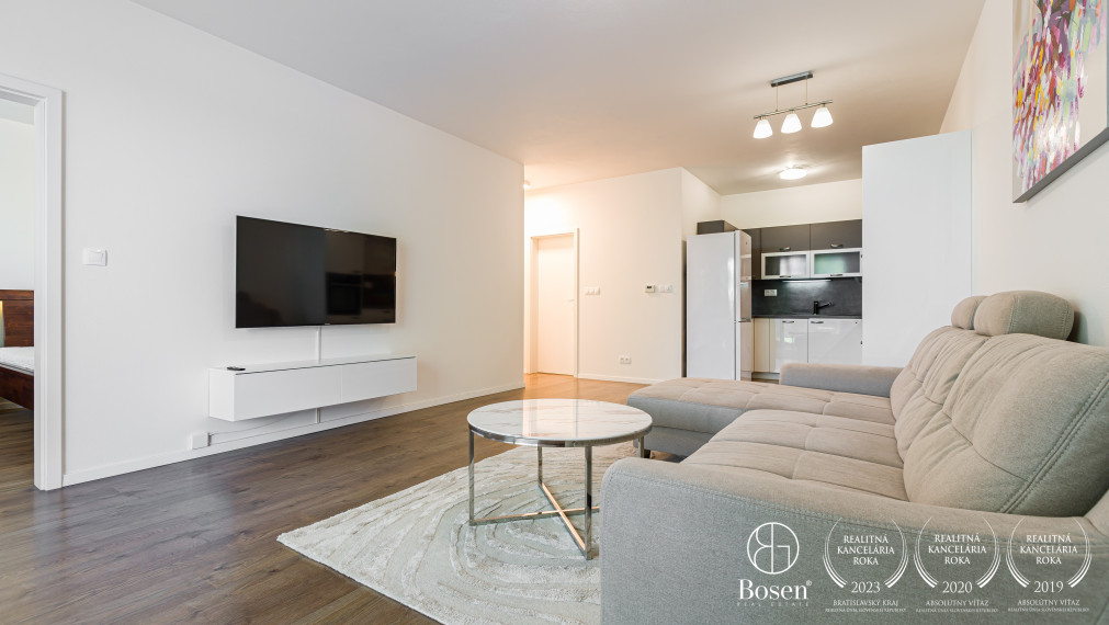 Bosen | Kompletne zariadený 2-izbový byt na prenájom v Rovinke s dvomi parkovacími státiami