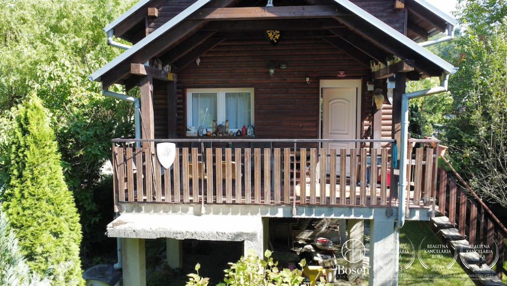 LOYALTERS | Záhradná chata s pozemkom pri Devínskej ceste