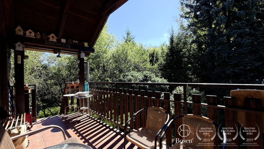 LOYALTERS | Záhradná chata s pozemkom pri Devínskej ceste