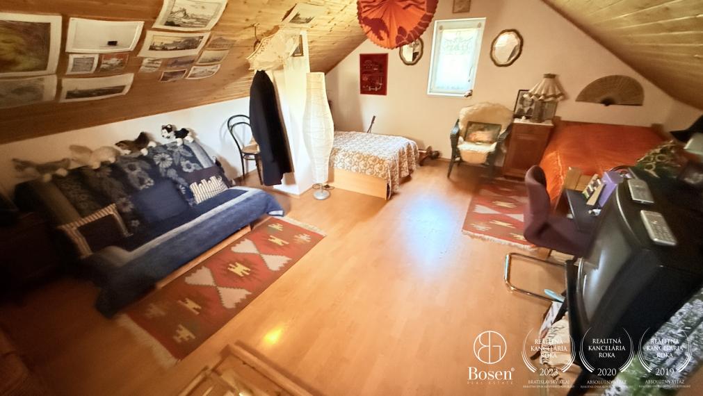 LOYALTERS | Záhradná chata s pozemkom pri Devínskej ceste