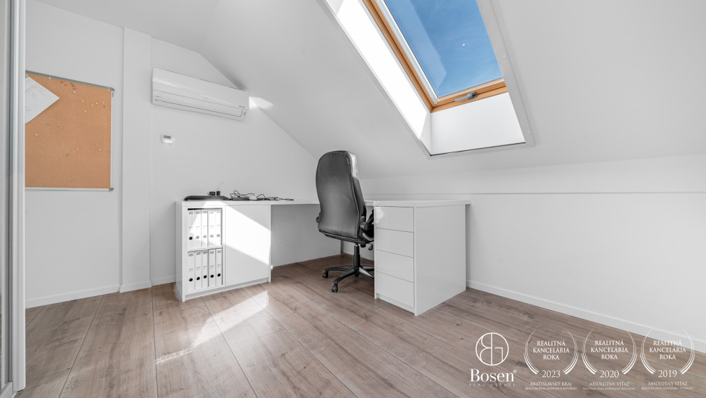 Bosen Realicity | Priestranný 5-izbový rodinný dom v Rajke