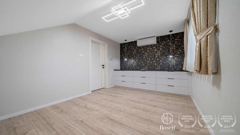 Bosen Realicity | Priestranný 5-izbový rodinný dom v Rajke