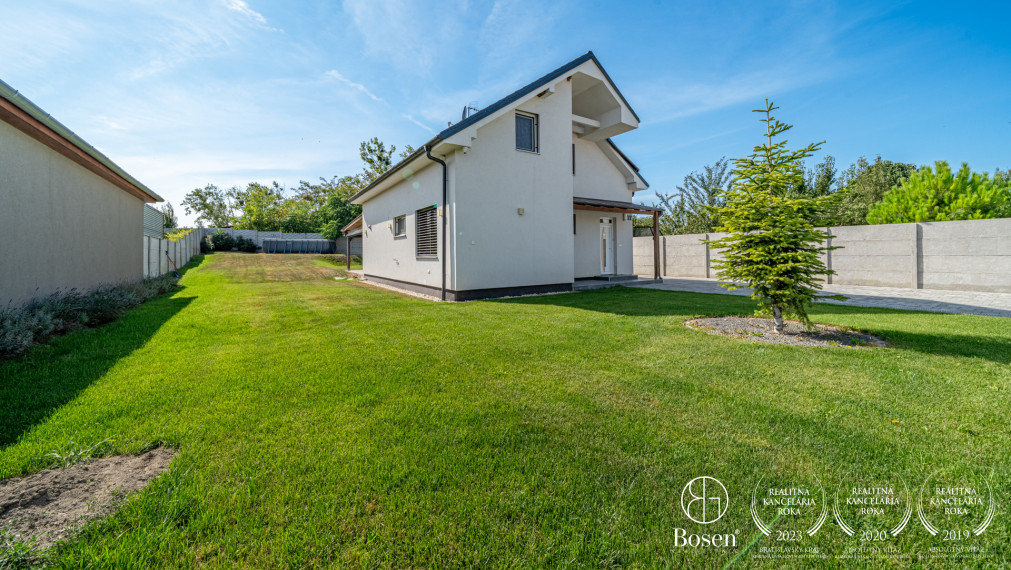 Bosen Realicity | Priestranný 5-izbový rodinný dom v Rajke