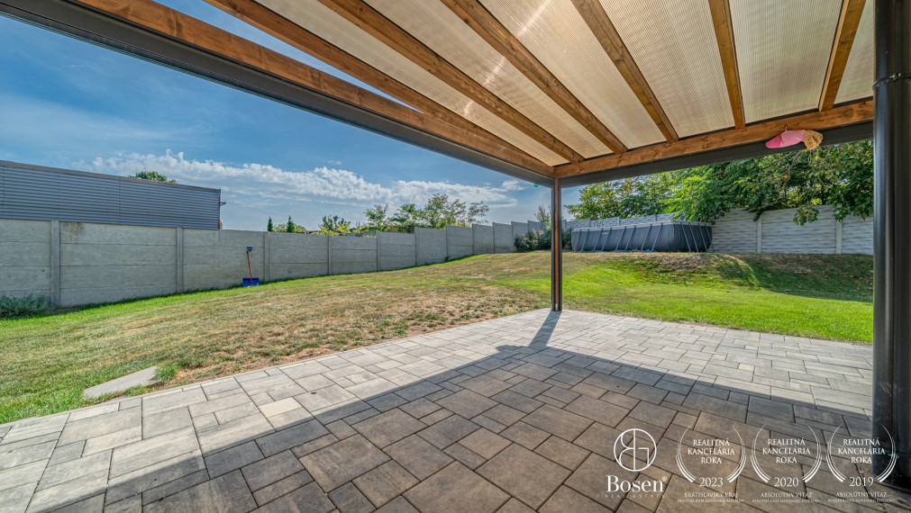 Bosen Realicity | Priestranný 5-izbový rodinný dom v Rajke
