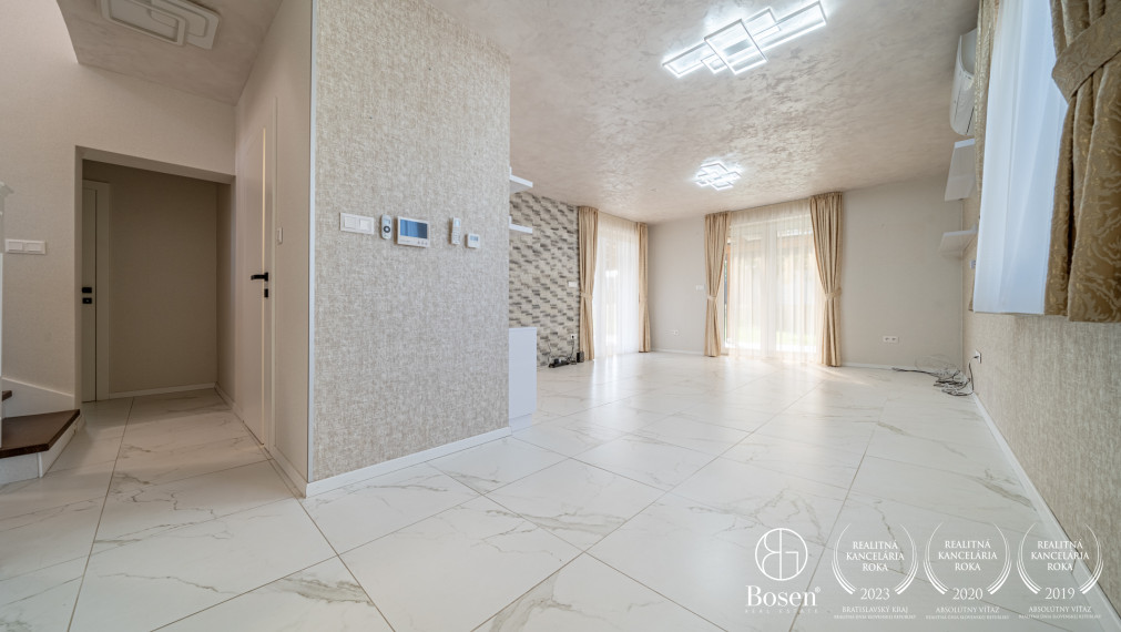 Bosen Realicity | Priestranný 5-izbový rodinný dom v Rajke