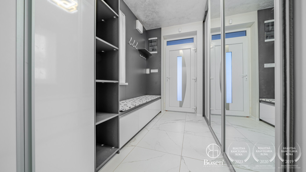 Bosen Realicity | Priestranný 5-izbový rodinný dom v Rajke