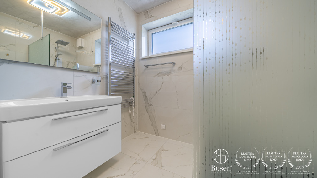 Bosen Realicity | Priestranný 5-izbový rodinný dom v Rajke