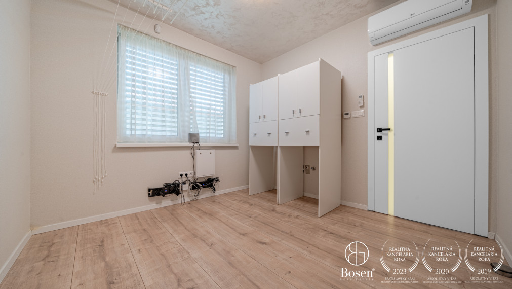 Bosen Realicity | Priestranný 5-izbový rodinný dom v Rajke