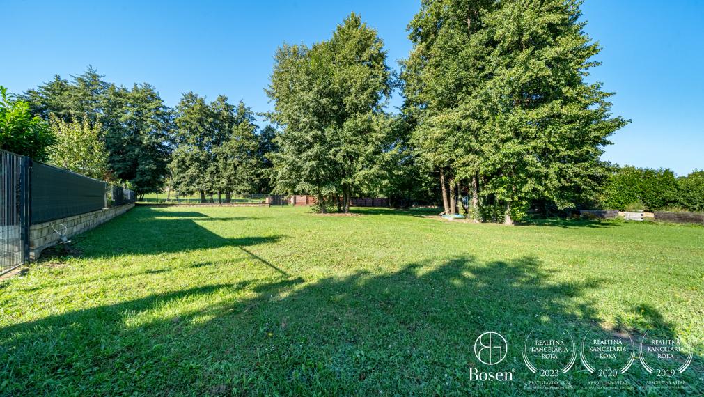 BOSEN | Jedinečný pozemok na úpätí Malých Karpát