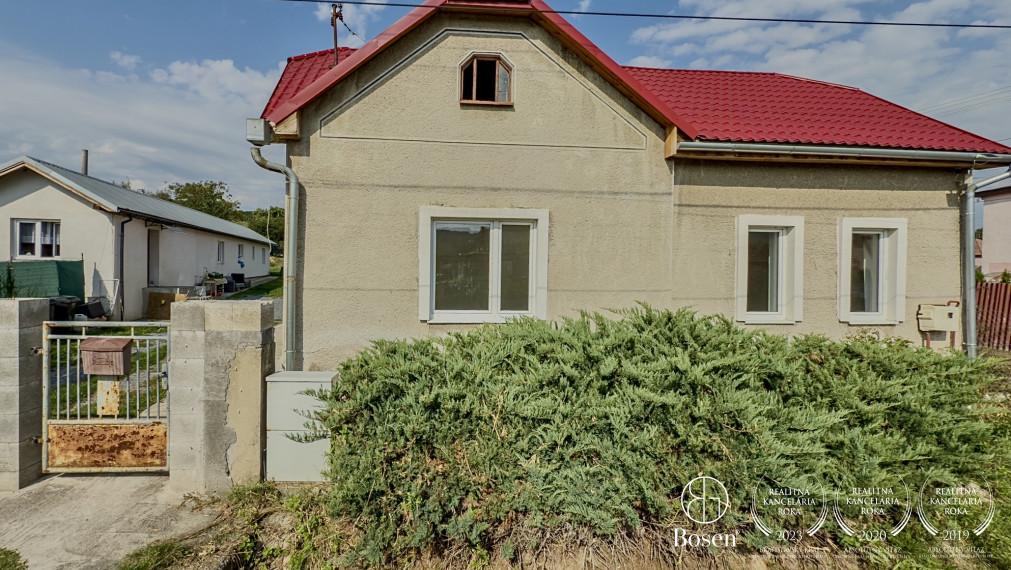 BOSEN | 2x Rodinný dom na pozemku 1462m2, Radzovce