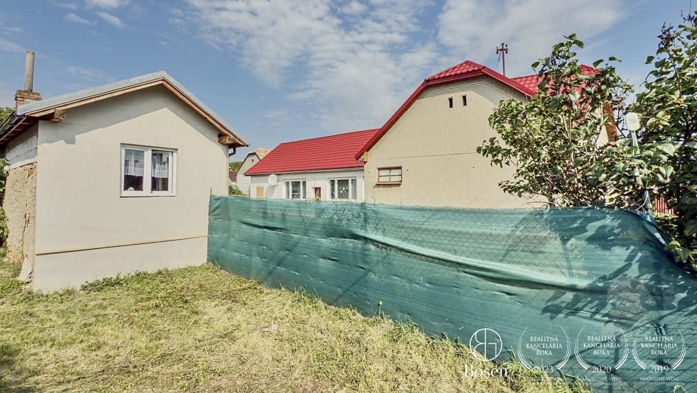 BOSEN | 2x Rodinný dom na pozemku 1462m2, Radzovce