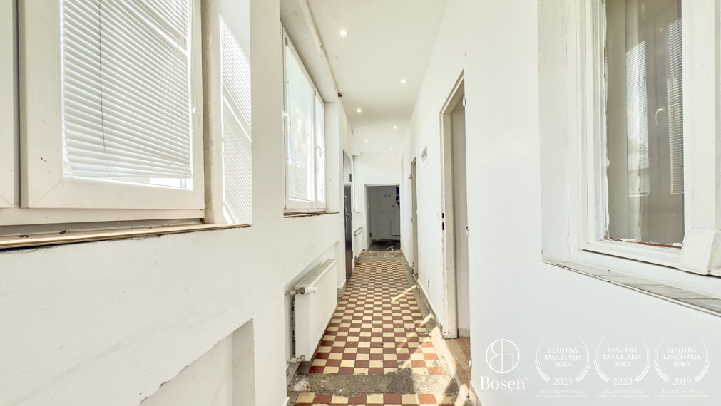 BOSEN | 2x Rodinný dom na pozemku 1462m2, Radzovce