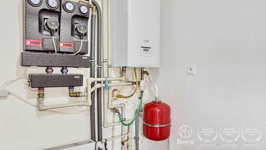 BOSEN | 2x Rodinný dom na pozemku 1462m2, Radzovce