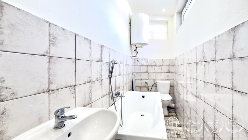 BOSEN | 2x Rodinný dom na pozemku 1462m2, Radzovce