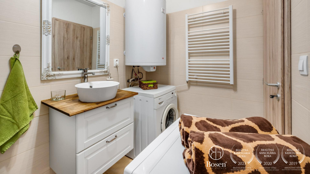 BOSEN | 3 IZB Rodinný dvojdom so záhradkou a vlastným parkovaním