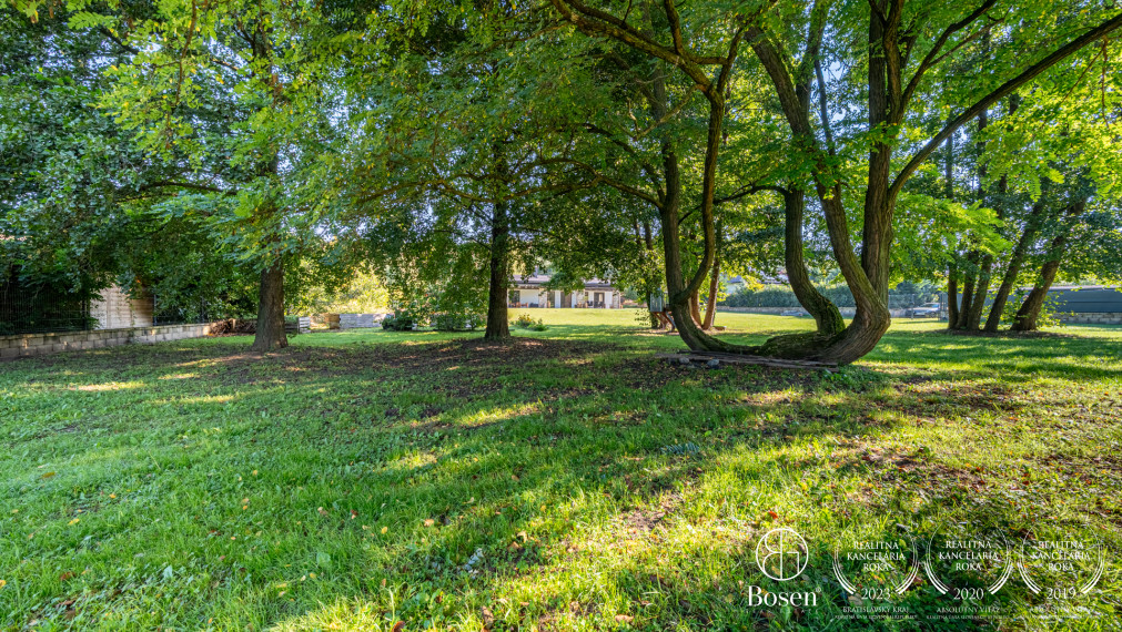 BOSEN | Jedinečný pozemok na úpätí Malých Karpát