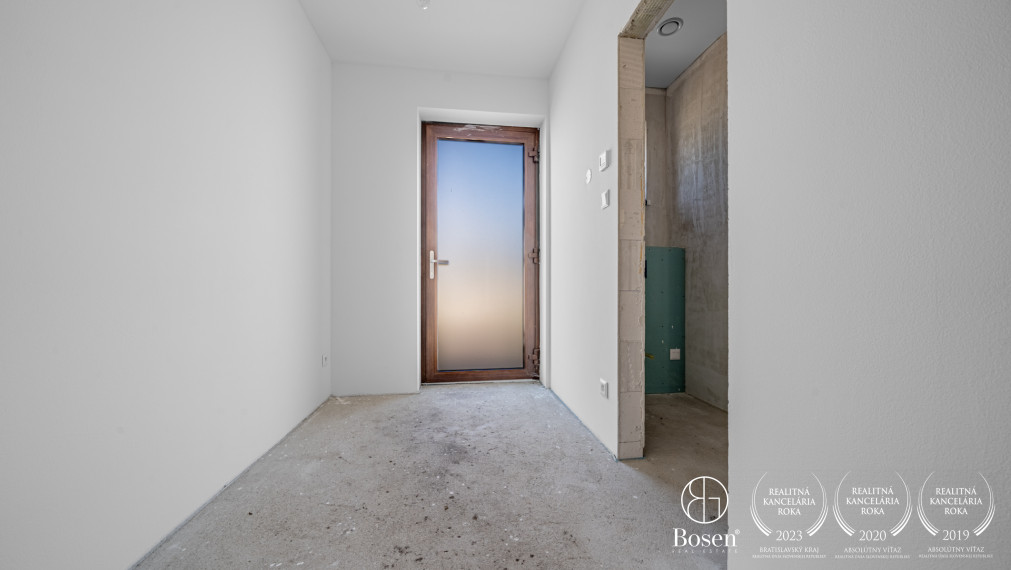 BOSEN |  Nadštandardný 4-izbový rodinný dom s garážou a terasou – Dojč