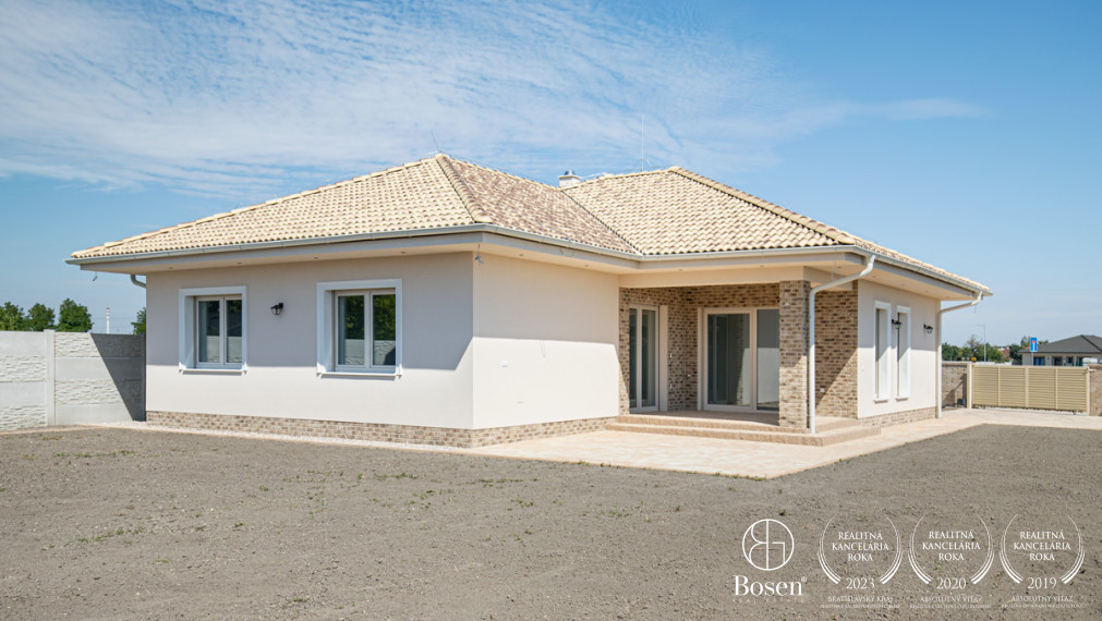 BOSEN | Dizajnový 4i RD s garážou v novom obytnom parku Čenkesfa v Povode