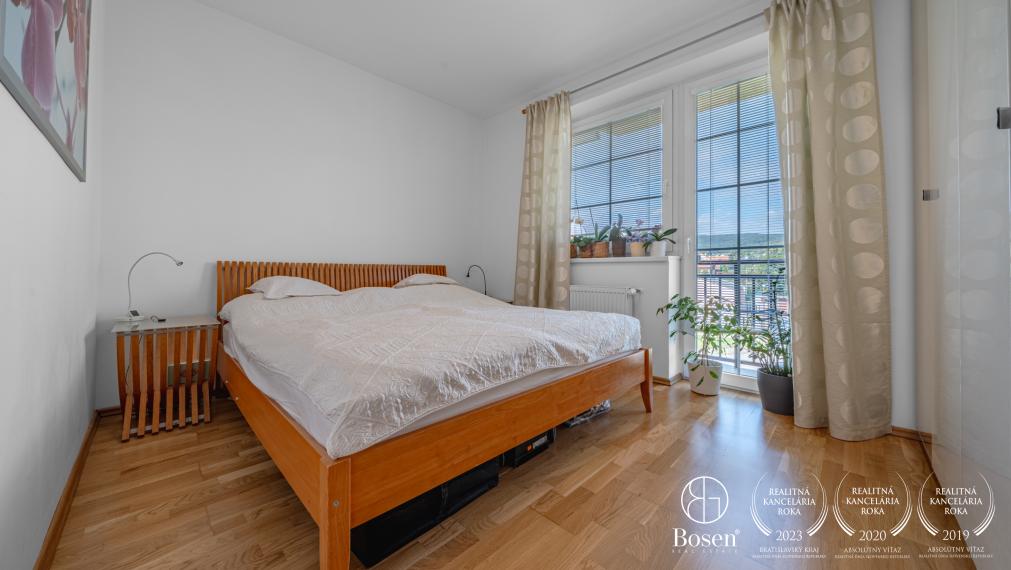 BOSEN | 3 izb.byt s výhladom, dva balkóny, Svätý Jur, Pri Štadióne, 82 m2