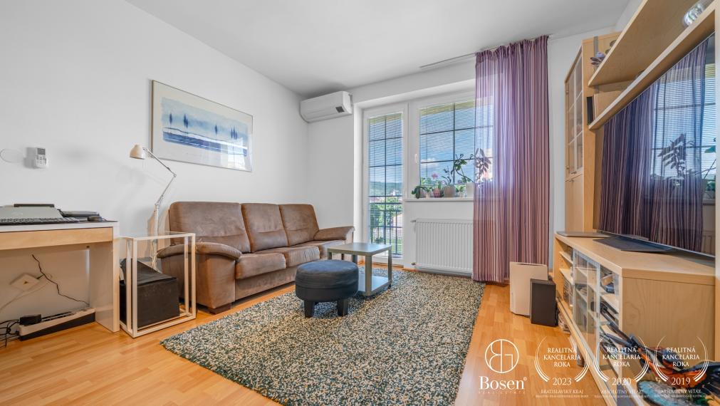 BOSEN | 3 izb.byt s výhladom, dva balkóny, Svätý Jur, Pri Štadióne, 82 m2