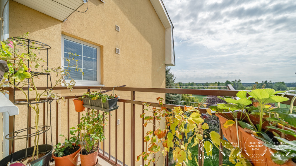 BOSEN | 3 izb.byt s výhladom, dva balkóny, Svätý Jur, Pri Štadióne, 82 m2