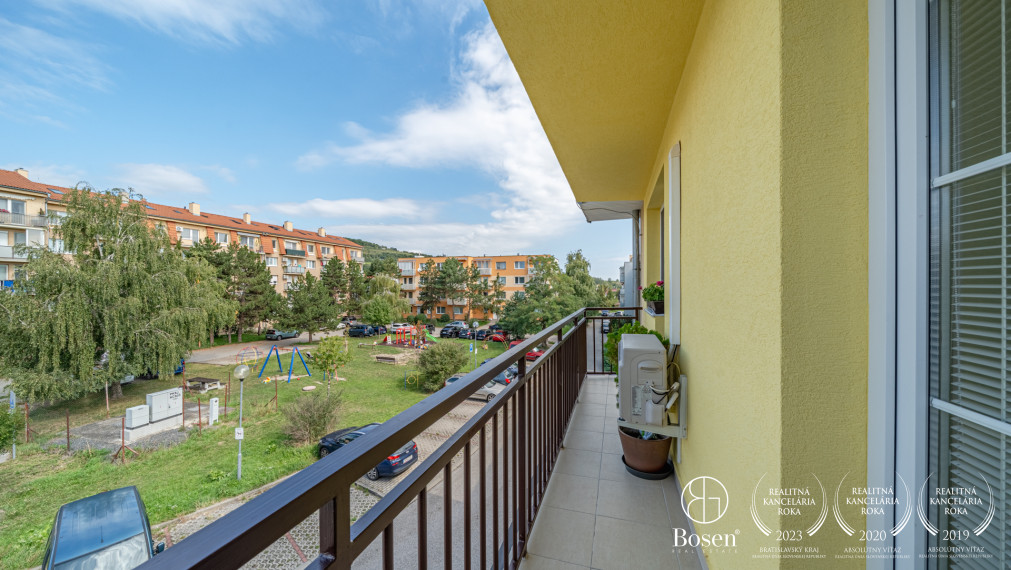 BOSEN | 3 izb.byt s výhladom, dva balkóny, Svätý Jur, Pri Štadióne, 82 m2