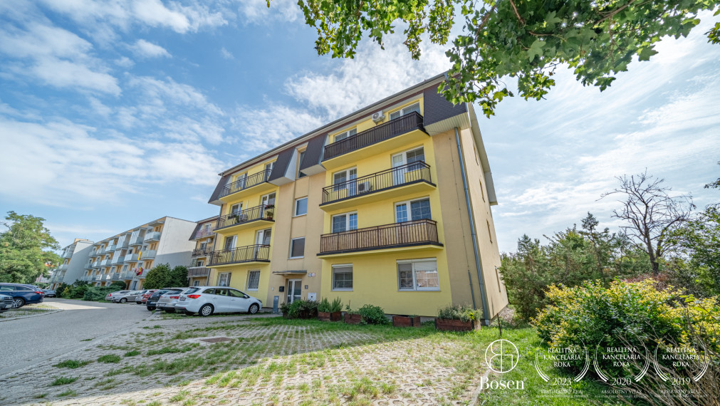 BOSEN | 3 izb.byt s výhladom, dva balkóny, Svätý Jur, Pri Štadióne, 82 m2