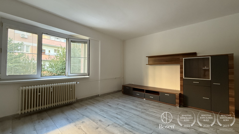 BOSEN | Veľký 2 izb.byt s oddelenou kuchyňou, vhodný pre viac ľudí, Šancová, 75 m2