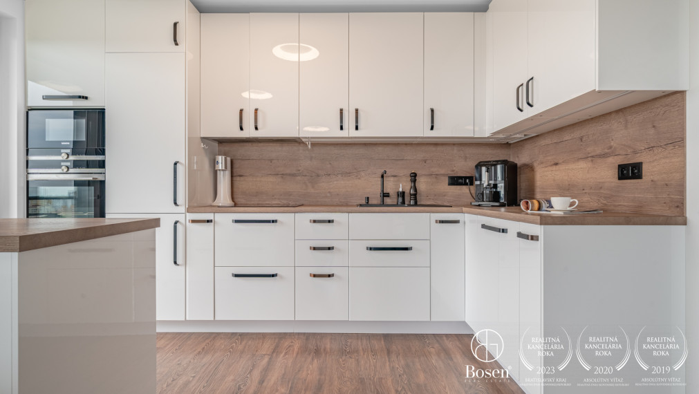 REZERVOVANÉ: BOSEN | 3kk byt v novostavbe EINPARK s panoramatickými výhľadmi